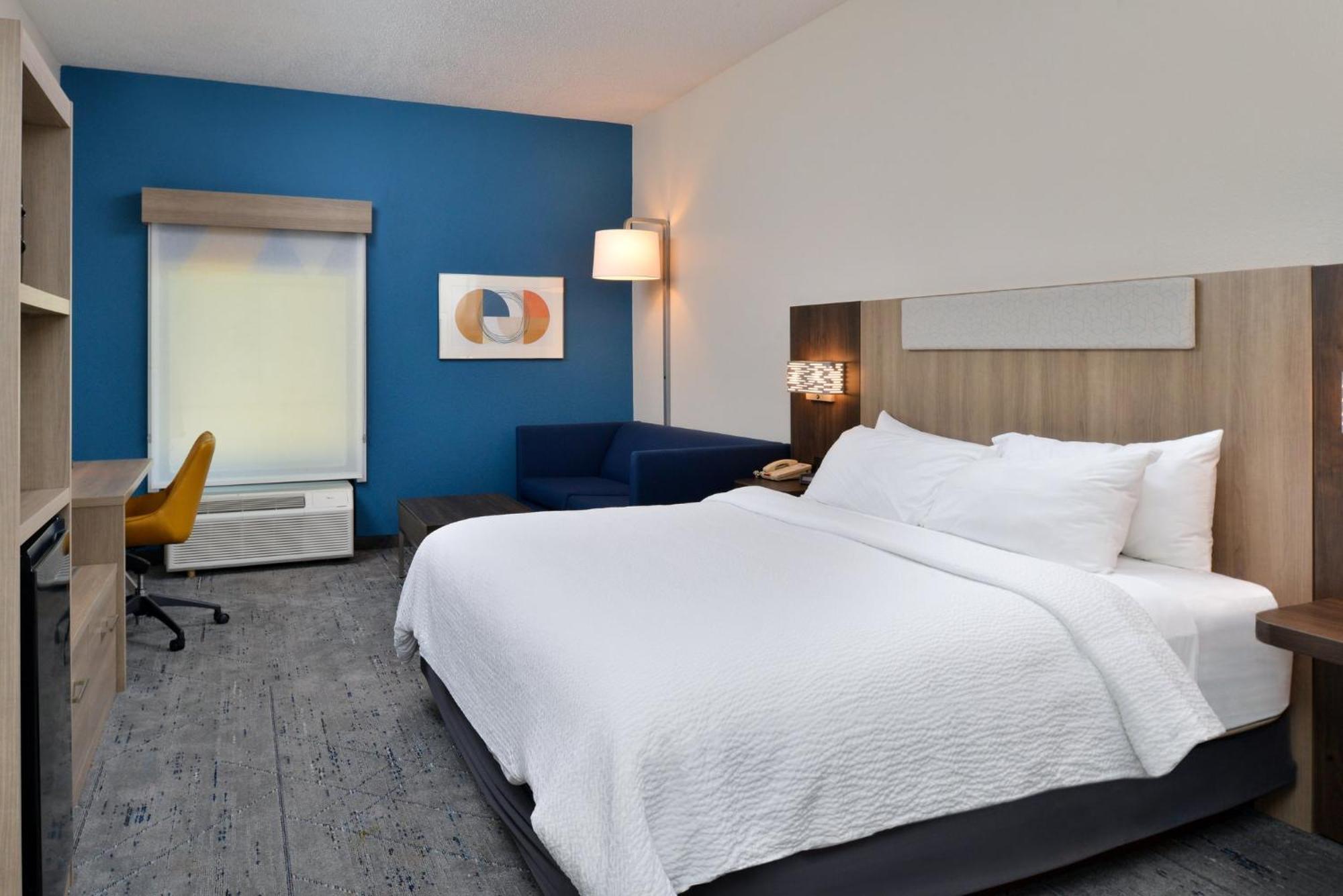 Express Lewisburg - By Ihg Hotel 2*
