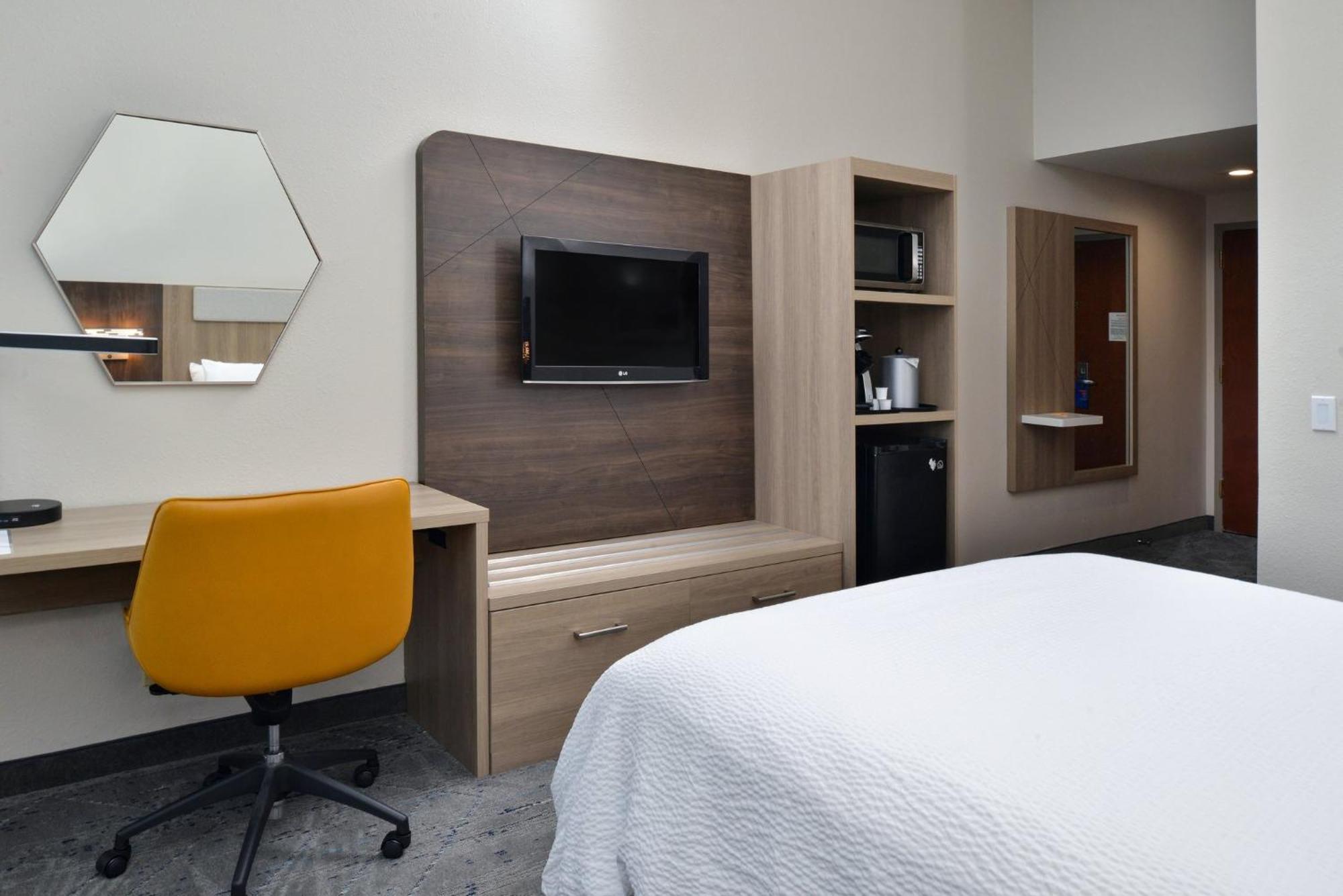Hotel Express Lewisburg - By Ihg 2*