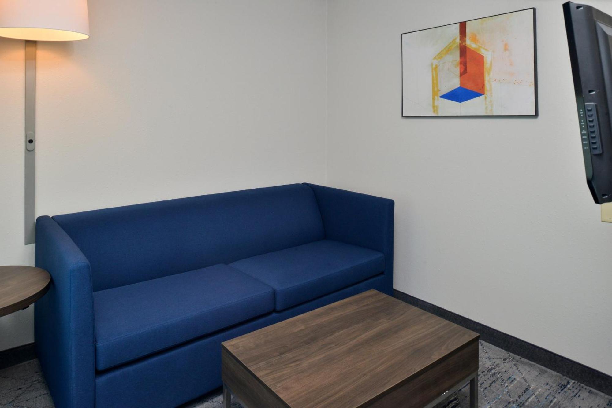 Hotel Express Lewisburg - By Ihg New Columbia