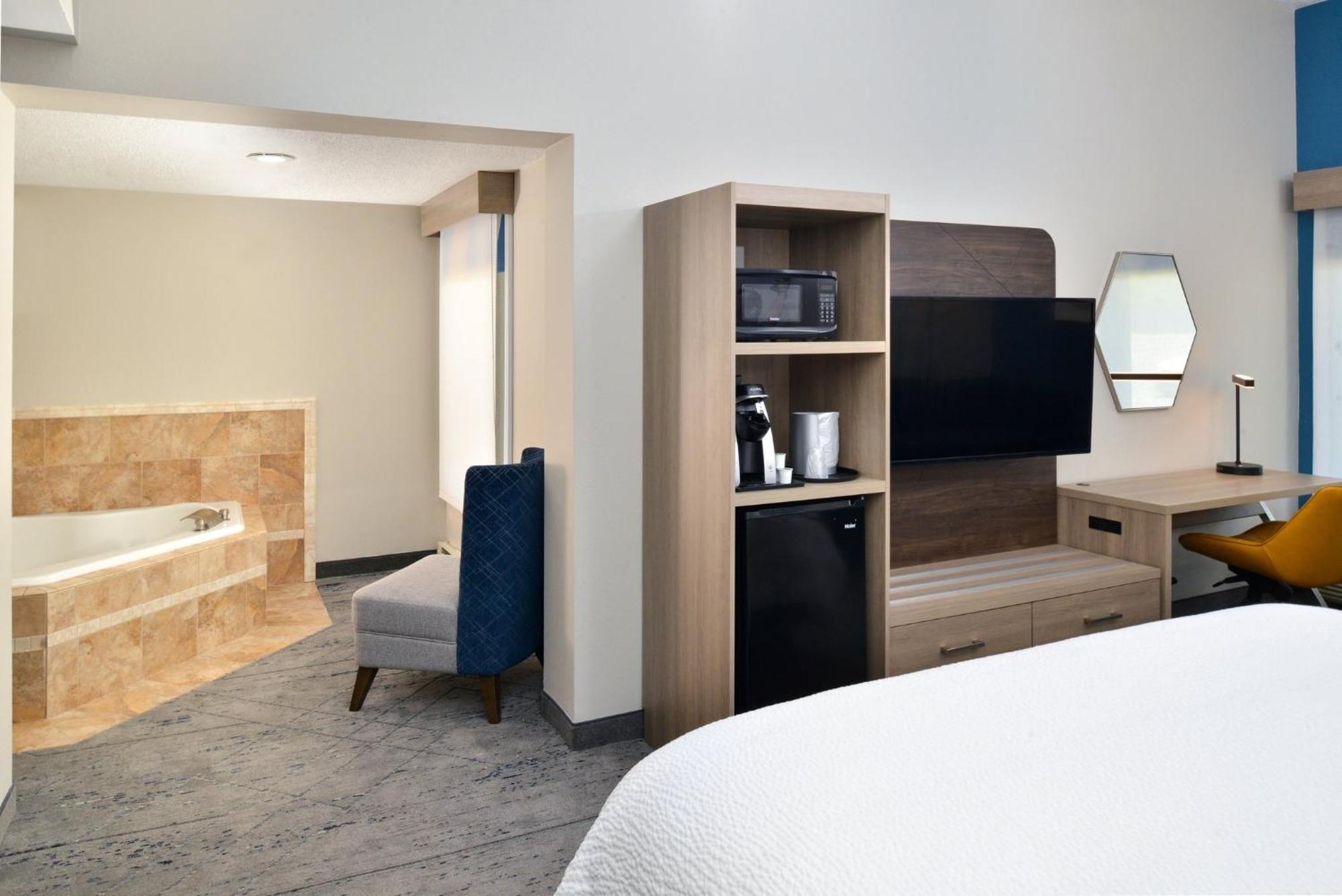 Express Lewisburg - By Ihg New Columbia