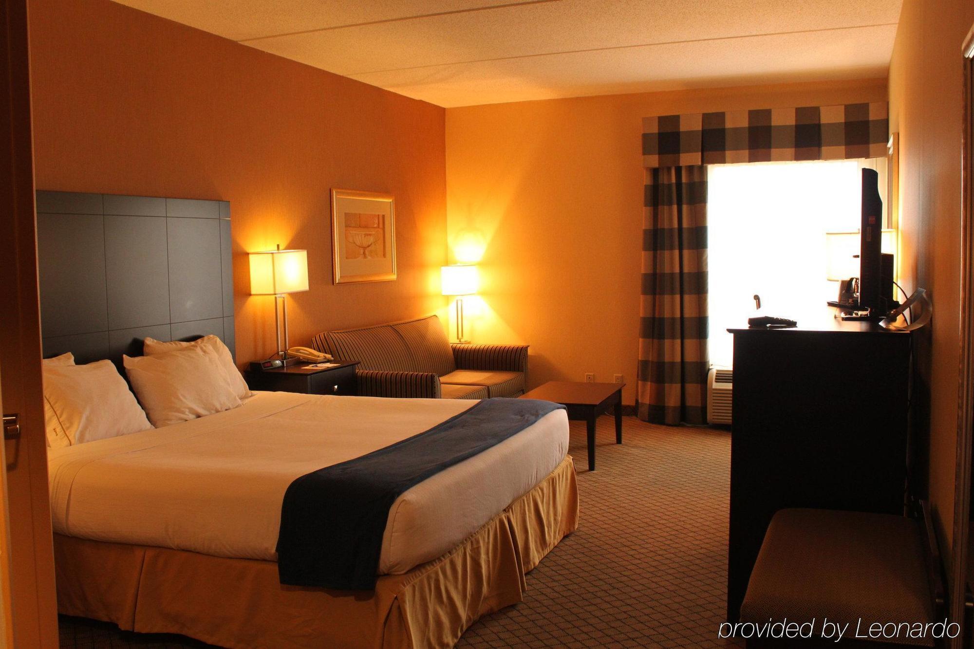 Express Lewisburg - By Ihg